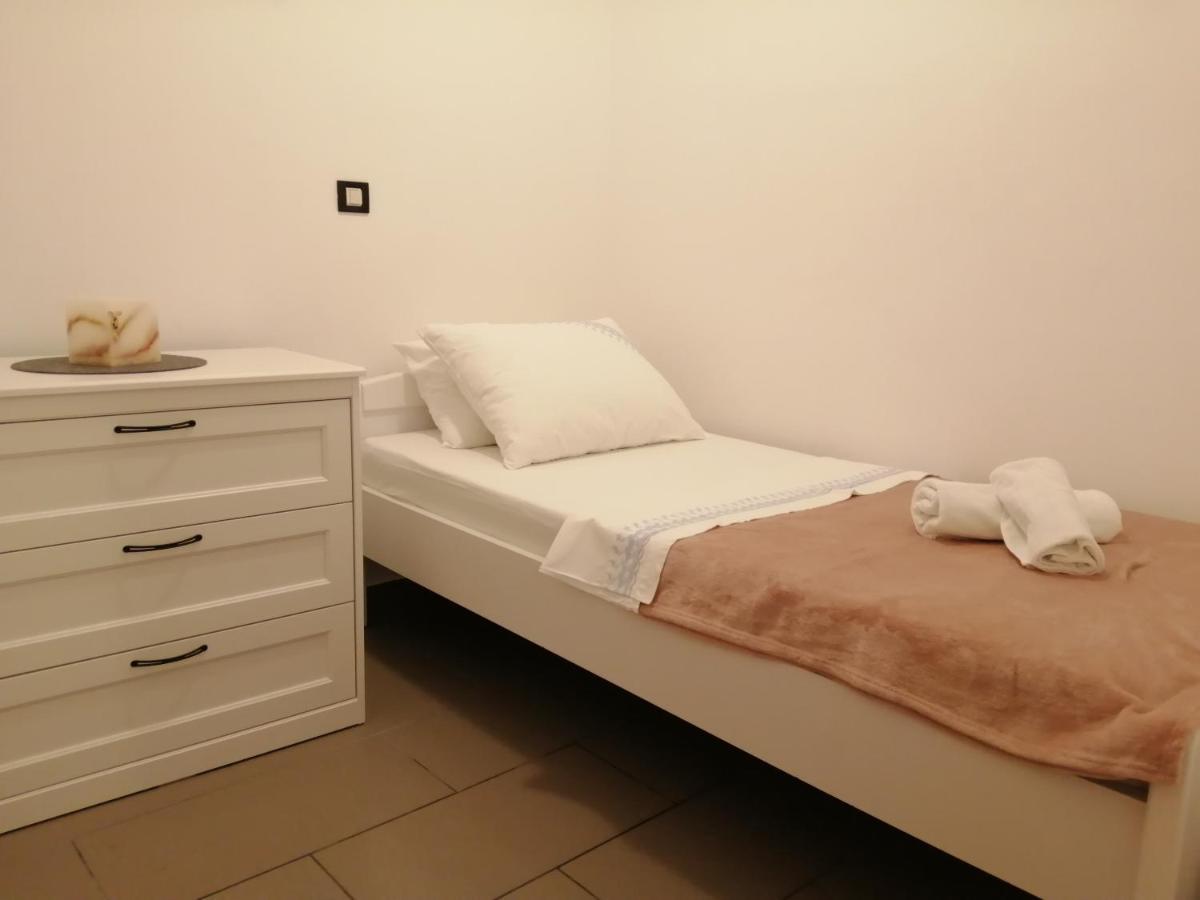 Apartmani Nizic Jadranovo Esterno foto